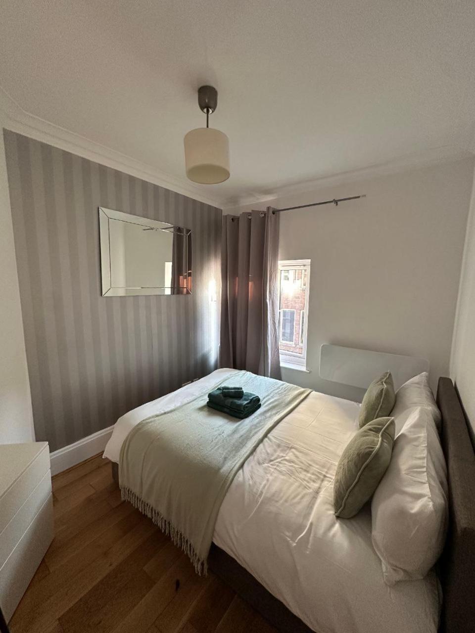 2bd Minimalist Soho&covent Garden Escape Apartment London